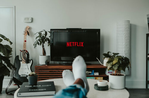 Netflix – series and binge watching – topics for discussion